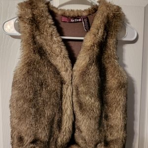 Girls fuzzy vest